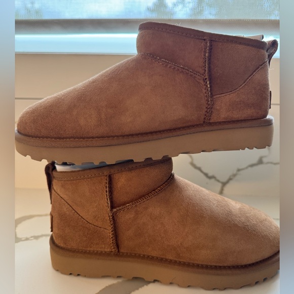 UGG Classic Ultra Mini - Picture 3 of 11